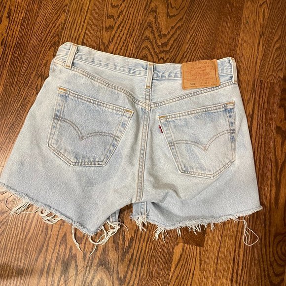 Vintage Levi 501 Light Denim Shorts in 31 (Fits current day 28) - Picture 4 of 5